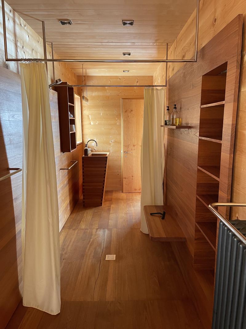 2nd floor bathroom in teak.